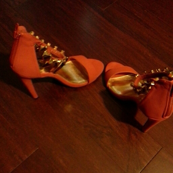 Shoes - Picture 2 of 3